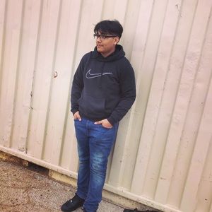 Meet your Posher, Alexis